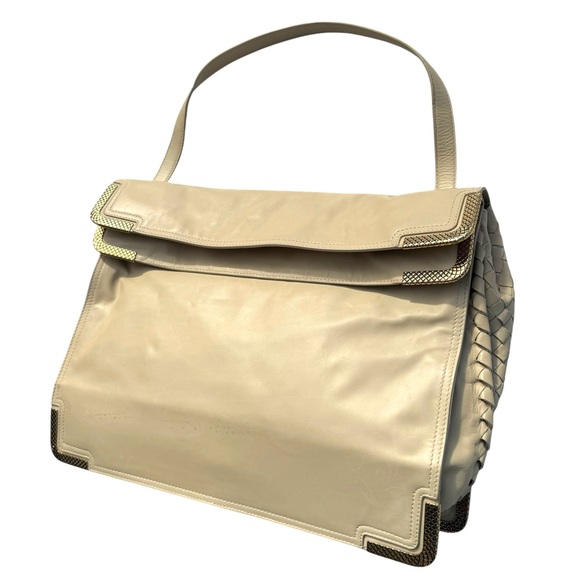 Bottega Veneta Intrecciato Shoulder Bag Large Double Flap - Picture 3 of 17